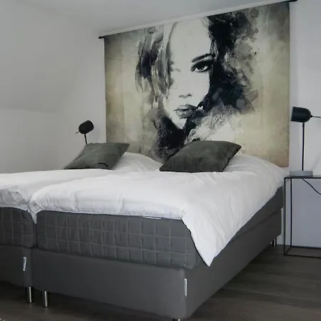 1637 Bed & Breakfast *