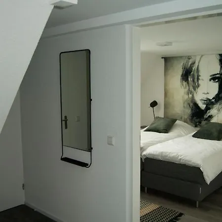 Bed & Breakfast 1637 *